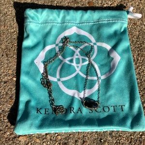 Kendra Scott pendant necklace